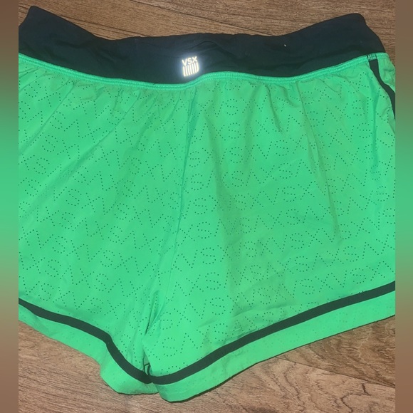 Victoria secret shorts - Picture 2 of 3